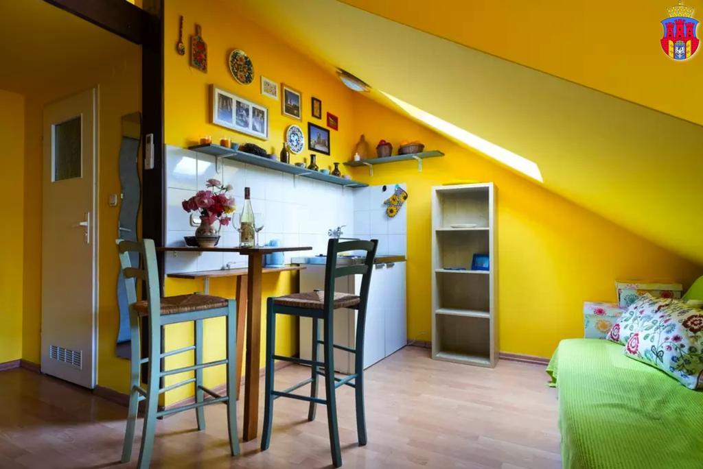 Live Like Locals: Market Square X Jewish District Krakau Zimmer foto